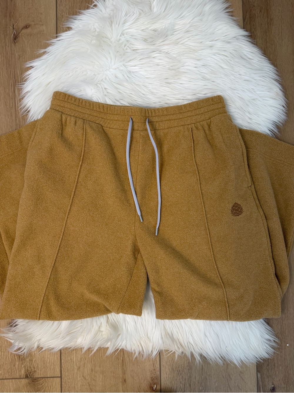 Stio Women's Turpin Fleece Wide Crop Pant in Beige - Size Large